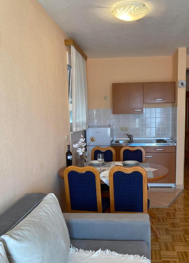 Apartment Begić Makarska Exteriör bild